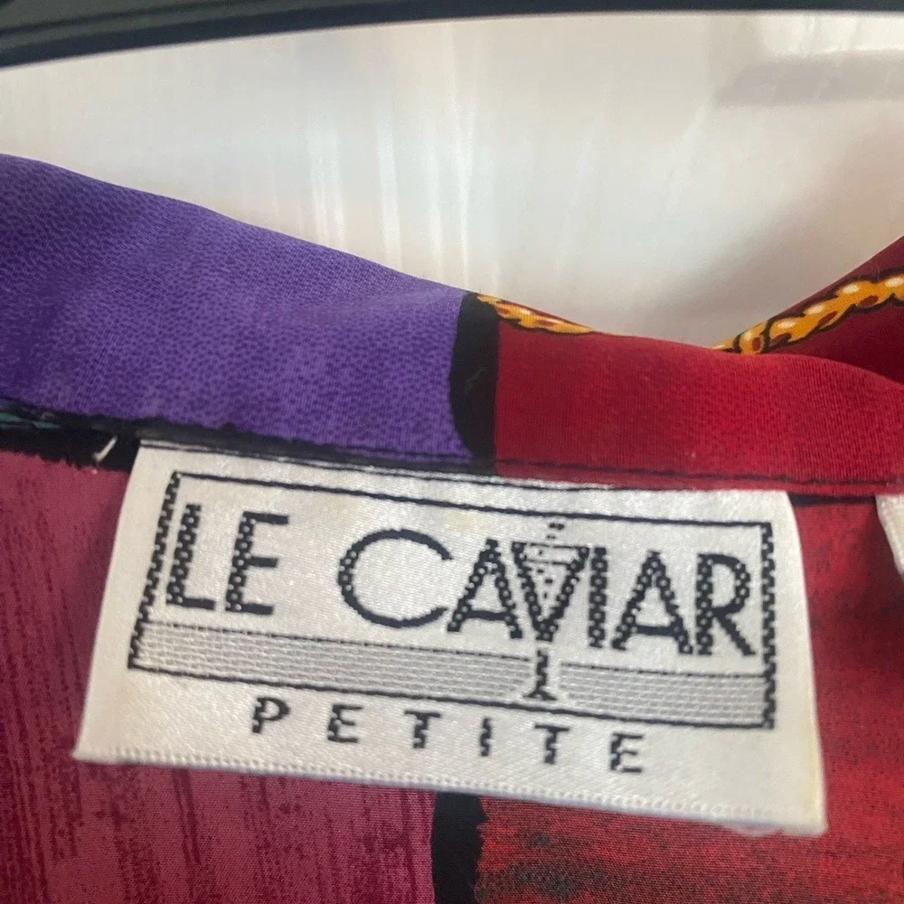 LE CAVIAR vibrant statement